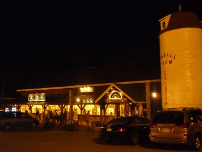 Picture of Kimball Farm ice cream stand at night