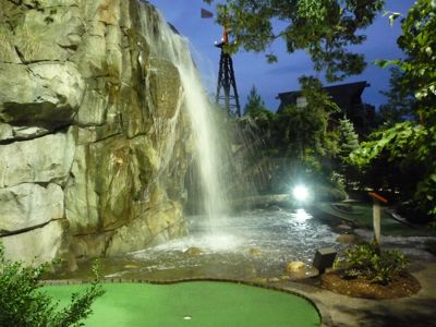 Picture of mini golf at Kimball Farm ice cream stand
