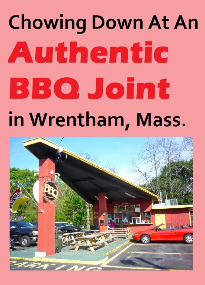 Commonwealth BBQ is one of the best barbecue joints in the Boston area. It is a fun outdoor roadside food stop that is open year-round.