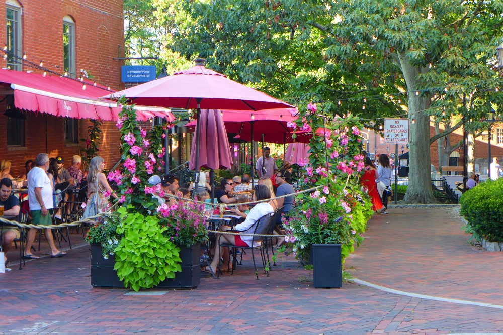 Outdoor taverna style dining in downtown Newburyport on the North Shore of Massachusetts