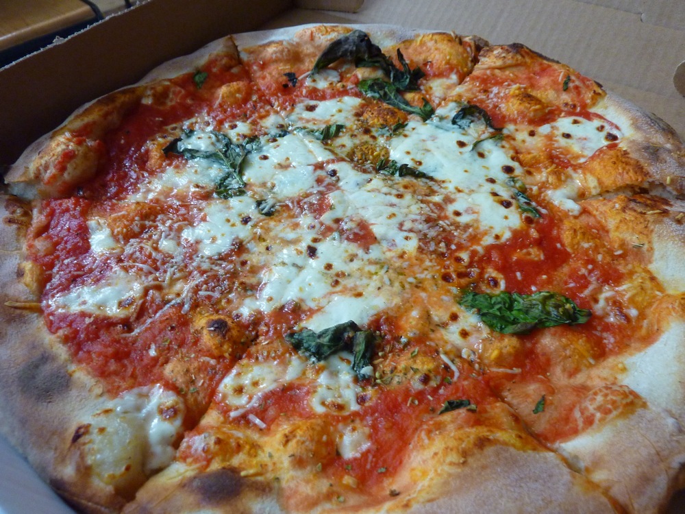 When Pigs Fly margherita pizza